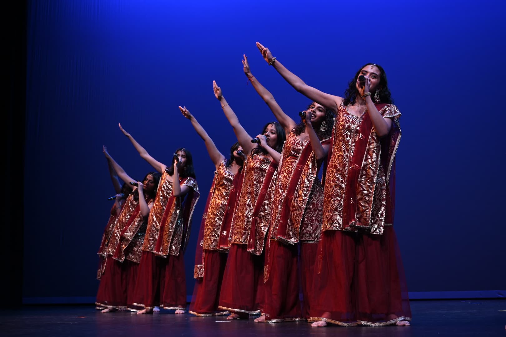 Awaazein team performing